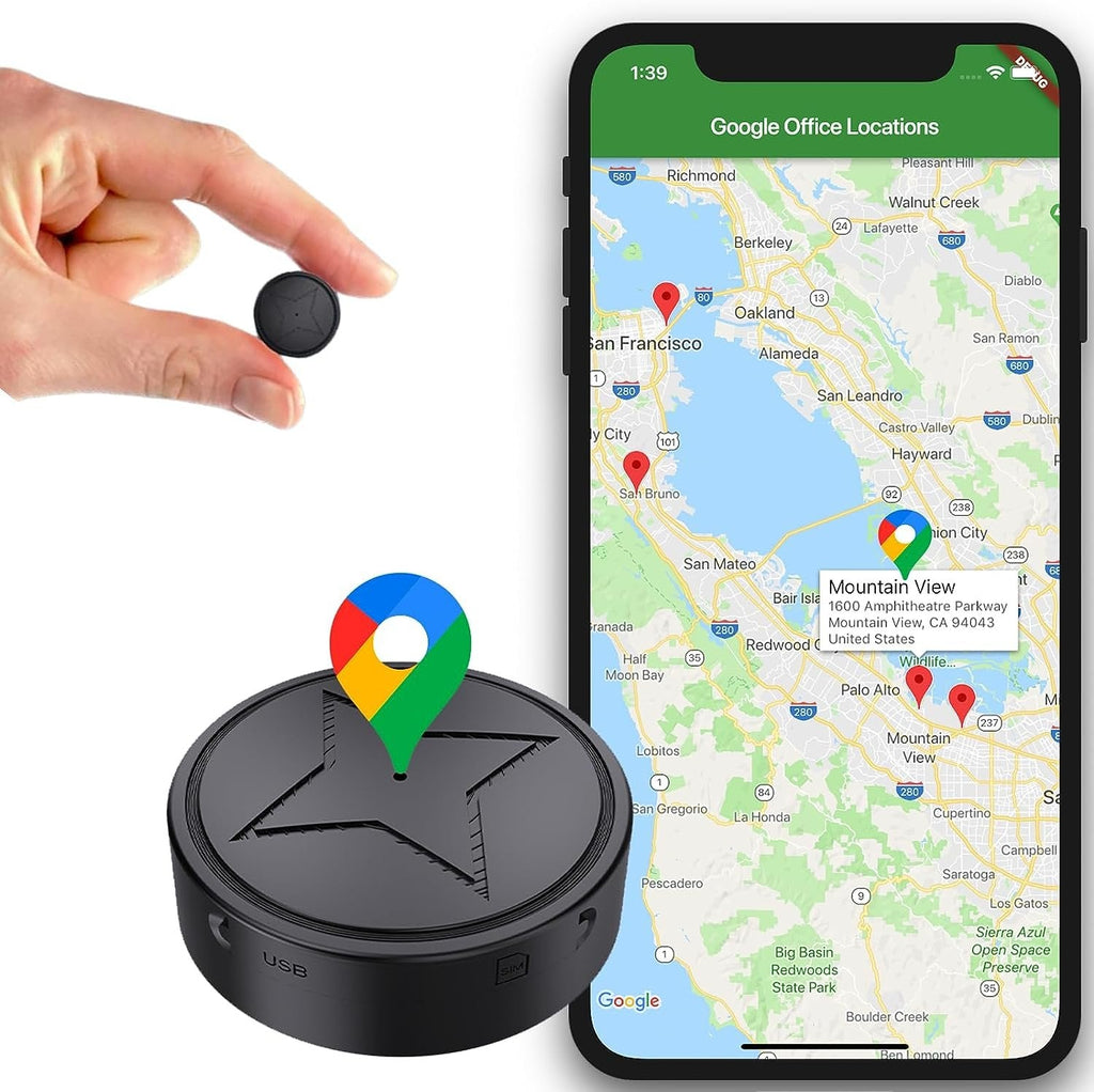 Main image d'un traceur GPS compact avec carte Google Maps affichée sur smartphone, idéal pour localisation en temps réel et suivi d'objets.