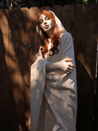 Relaxați-vă cu hanoracul nostru confortabil și greoi