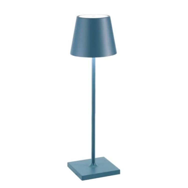 Lampe de table moderne bleue avec abat-jour conique, base carrée. Éclairage d'intérieur élégant, design minimaliste. Idéale pour salon ou bureau.