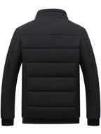 Veste d'hiver noire pour homme, matelassée, col montant, design moderne, idéale pour temps froid, mode masculine, vêtement chaud et élégant.
