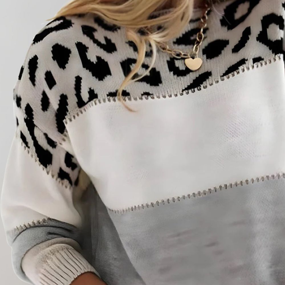 Pull-over à motif léopard noir et blanc, col rond, avec collier pendentif cœur doré. Mode tendance, style décontracté, vêtements d'hiver.