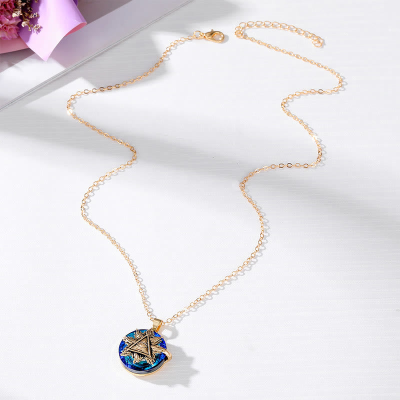 Collier pendentif étoile doré sur chaîne fine, posé sur fond blanc. Bijou élégant, tendance, idéal pour accessoiriser une tenue chic.