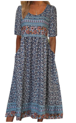 Robe longue bohème à motifs floraux bleus et oranges, manches courtes, col rond, poches latérales. Mode féminine, style décontracté chic.