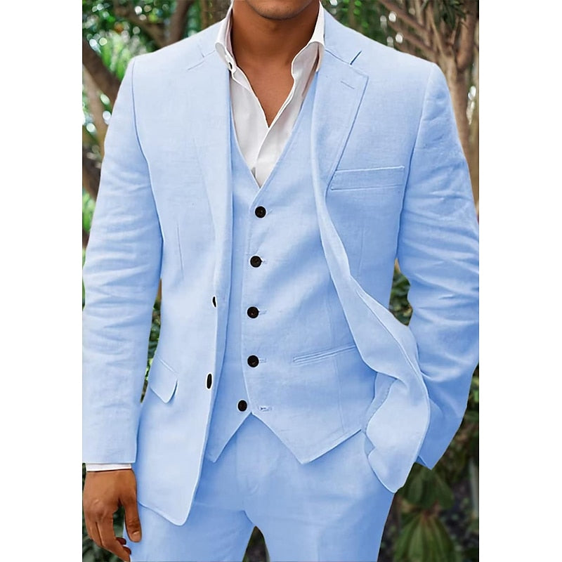 Costume homme bleu clair en lin, trois pièces, avec chemise blanche. Élégant et moderne, idéal pour mariages ou événements formels.