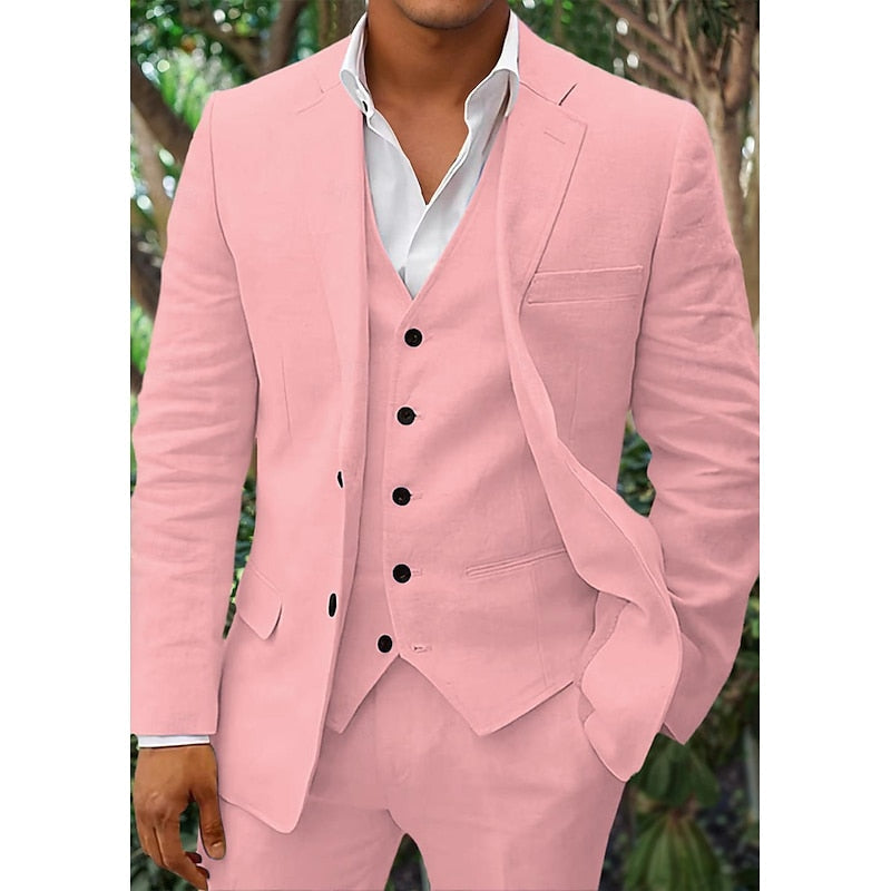Costume rose élégant pour homme avec gilet et chemise blanche, idéal pour mariages ou événements formels. Mode masculine tendance et chic.