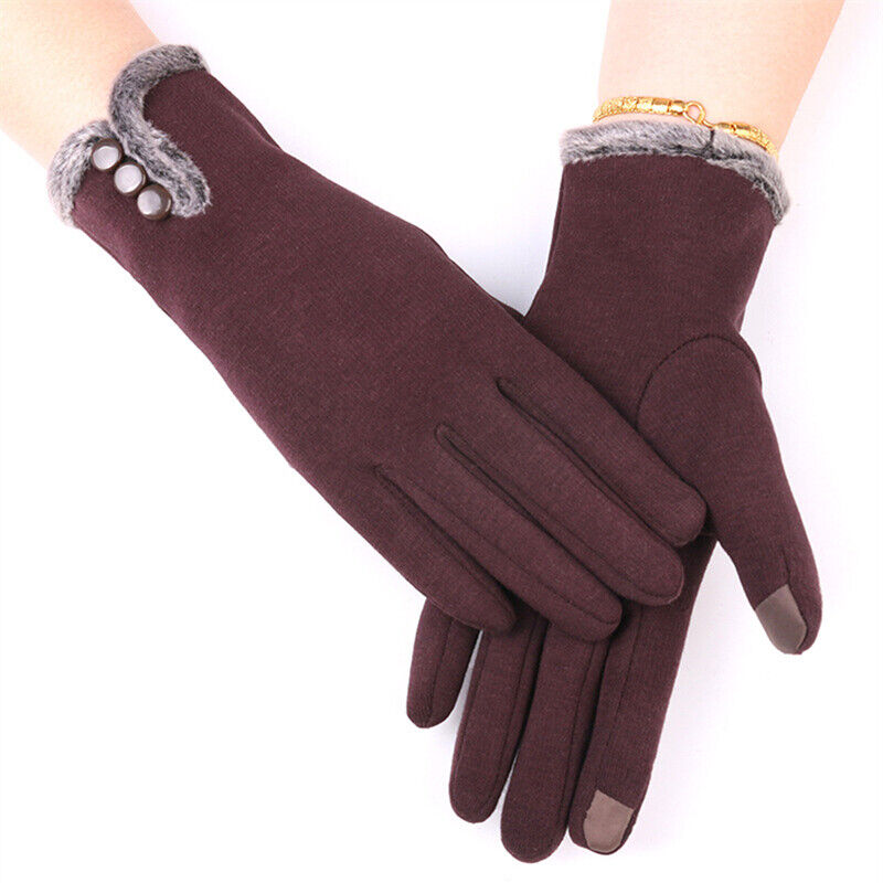 Gants en laine bordeaux élégants avec bordure en fausse fourrure grise et boutons décoratifs, parfaits pour l'hiver et la mode féminine.