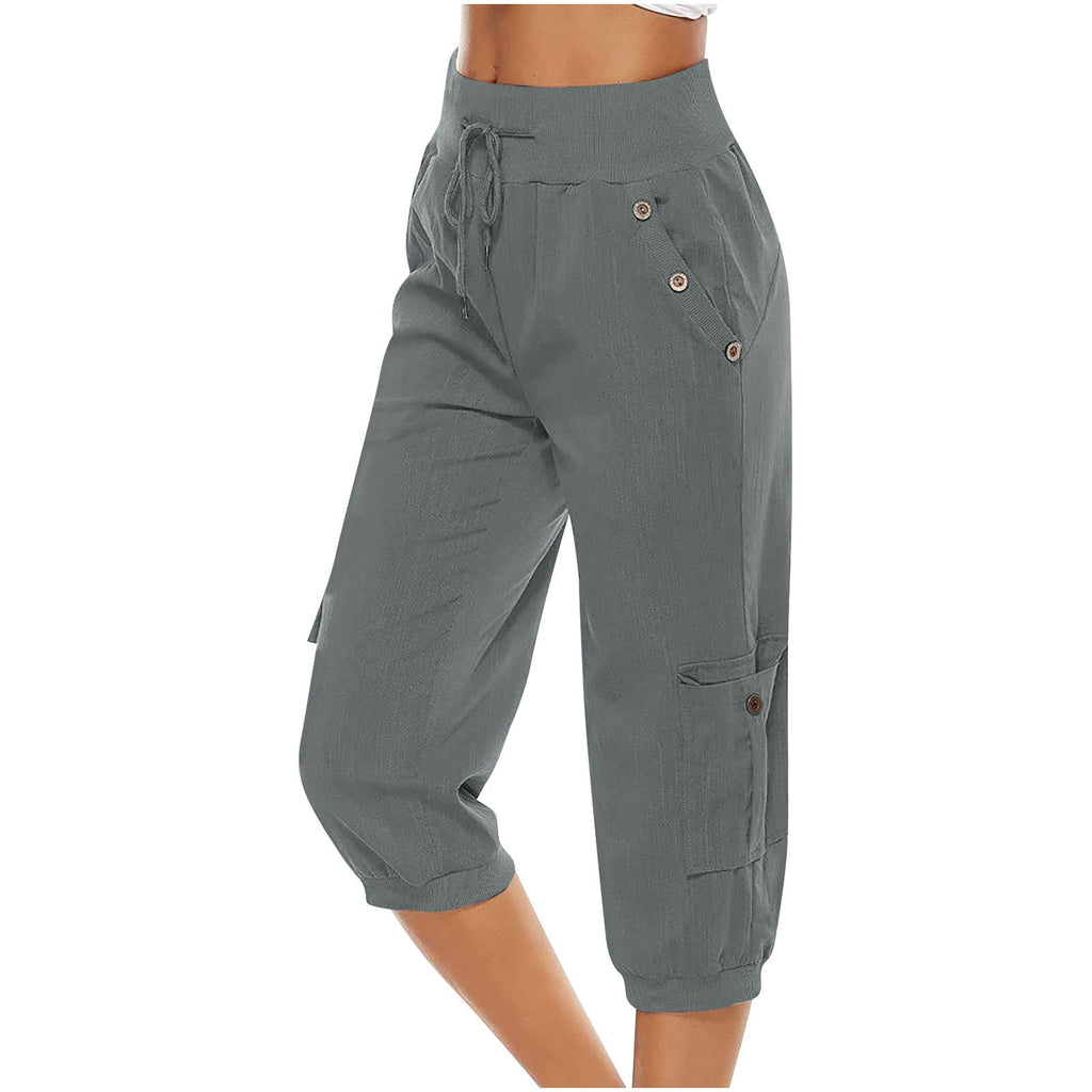 Pantalon capri femme gris, taille haute, avec poches latérales et boutons décoratifs. Mode décontractée, idéal pour l'été et les activités extérieures.