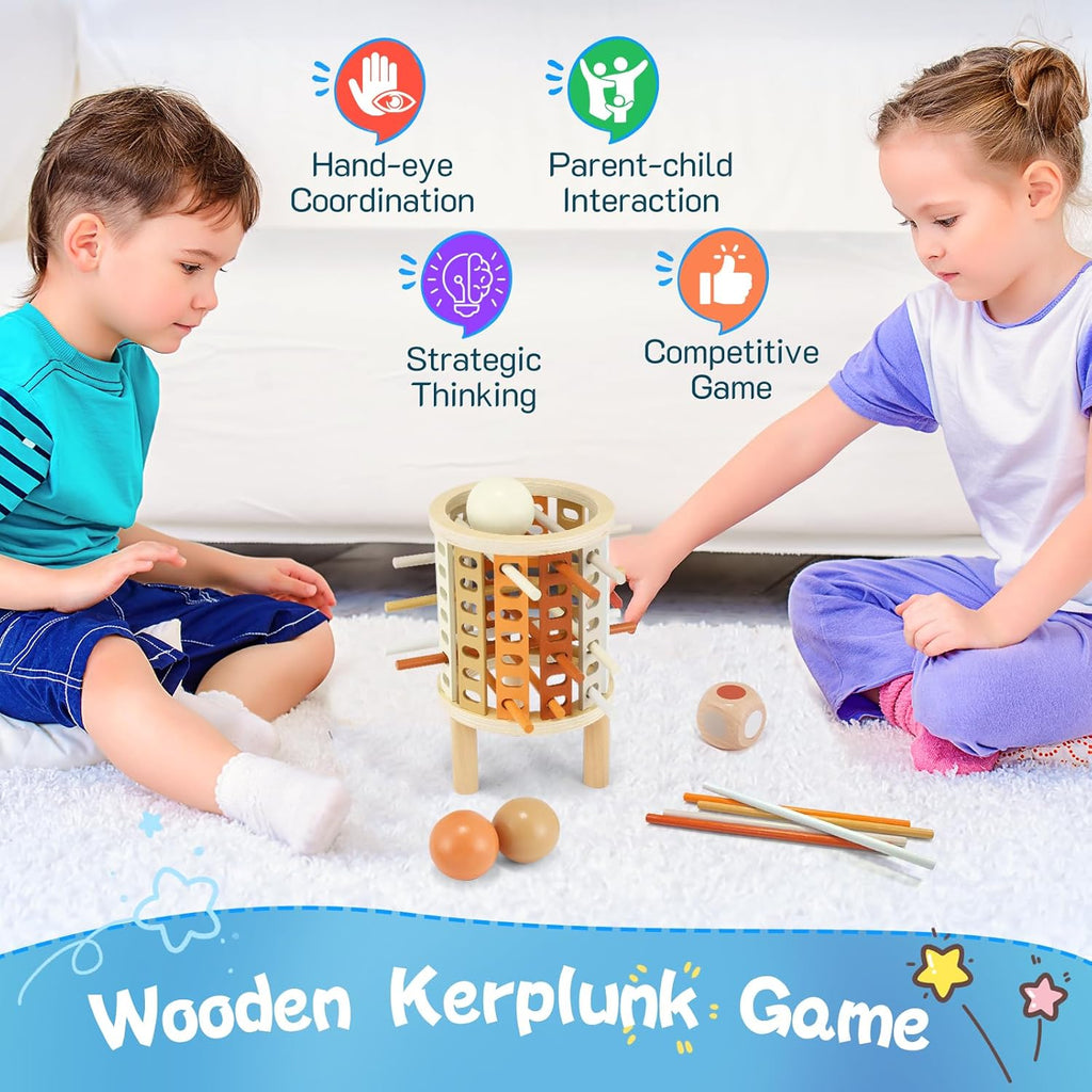 Enfants jouant à un jeu en bois Kerplunk, favorisant la coordination œil-main et l'interaction parent-enfant, sur un tapis blanc.
