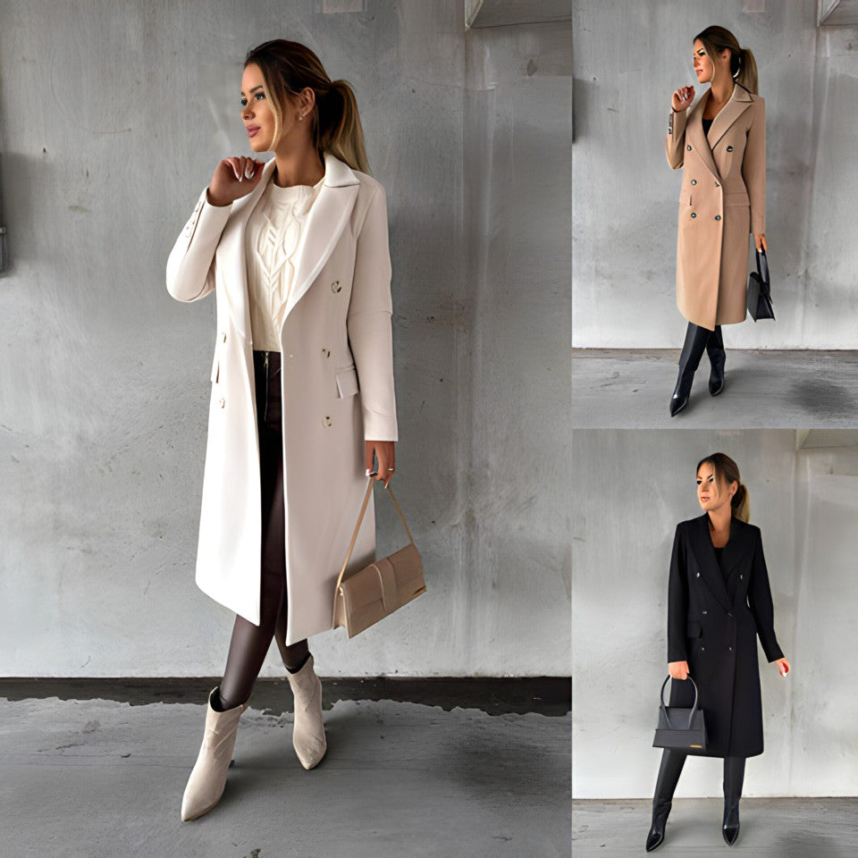 Femme élégante portant un manteau long, posant dans trois tenues différentes: manteau blanc, beige et noir, avec accessoires assortis, sur fond urbain.