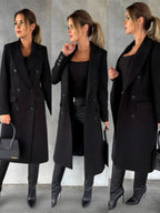 Femme élégante en manteau noir long, tenue chic avec bottes hautes et sac à main noir, mode automne-hiver, style moderne et sophistiqué.