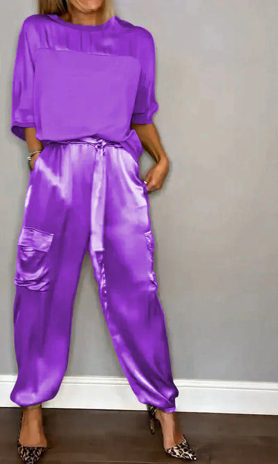 Elegante mono de satén para mujer: chic y cómodo.