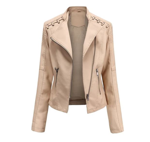 Veste en cuir beige pour femme avec fermeture éclair asymétrique, détails lacés aux épaules, poches zippées. Mode élégante et tendance.