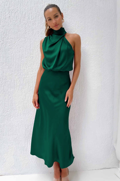 Vestido largo de satén | Verde salvia | Cuello drapeado elegante