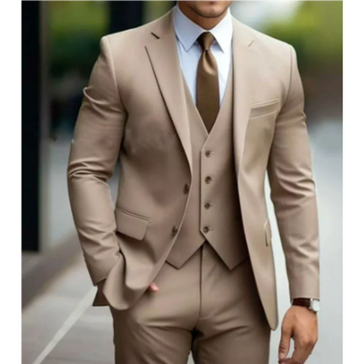 León | Traje de tres piezas para hombre con chaqueta de dos botones: moderno, elegante y versátil.