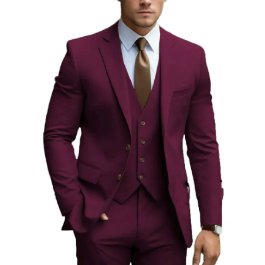 Homme en costume trois pièces bordeaux, cravate marron, chemise blanche. Élégance masculine, mode formelle, tenue de soirée chic.