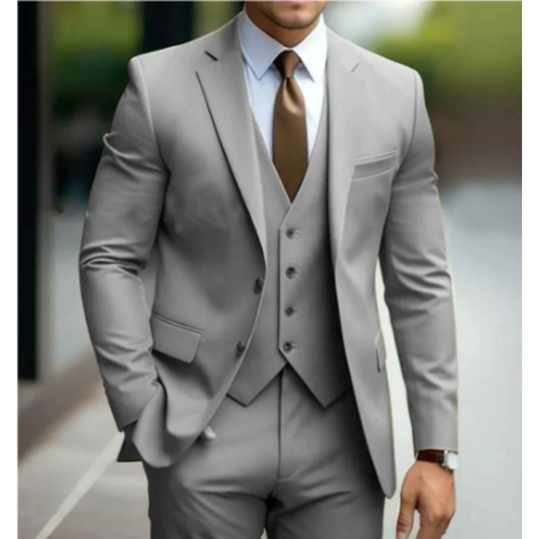 León | Traje de tres piezas para hombre con chaqueta de dos botones: moderno, elegante y versátil.