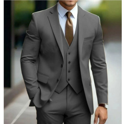 León | Traje de tres piezas para hombre con chaqueta de dos botones: moderno, elegante y versátil.