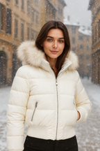 Sort dunjakke med hætte og kunstpels til kvinder