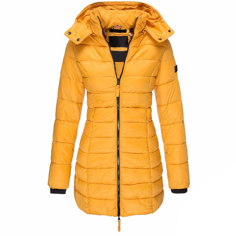 Veste d'hiver jaune pour femme avec capuche, fermeture éclair frontale, design matelassé, idéale pour temps froid. Mode féminine, manteau chaud.