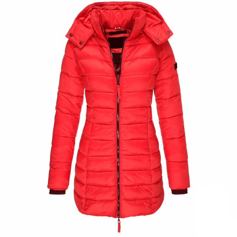 Doudoune rouge femme avec capuche, fermeture éclair, design matelassé, idéale pour l'hiver. Veste chaude et élégante pour temps froid.