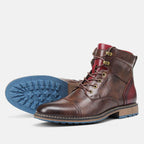 Bottes en cuir marron pour homme avec semelle bleue, lacets et œillets dorés, style décontracté et robuste, parfaites pour l'hiver.