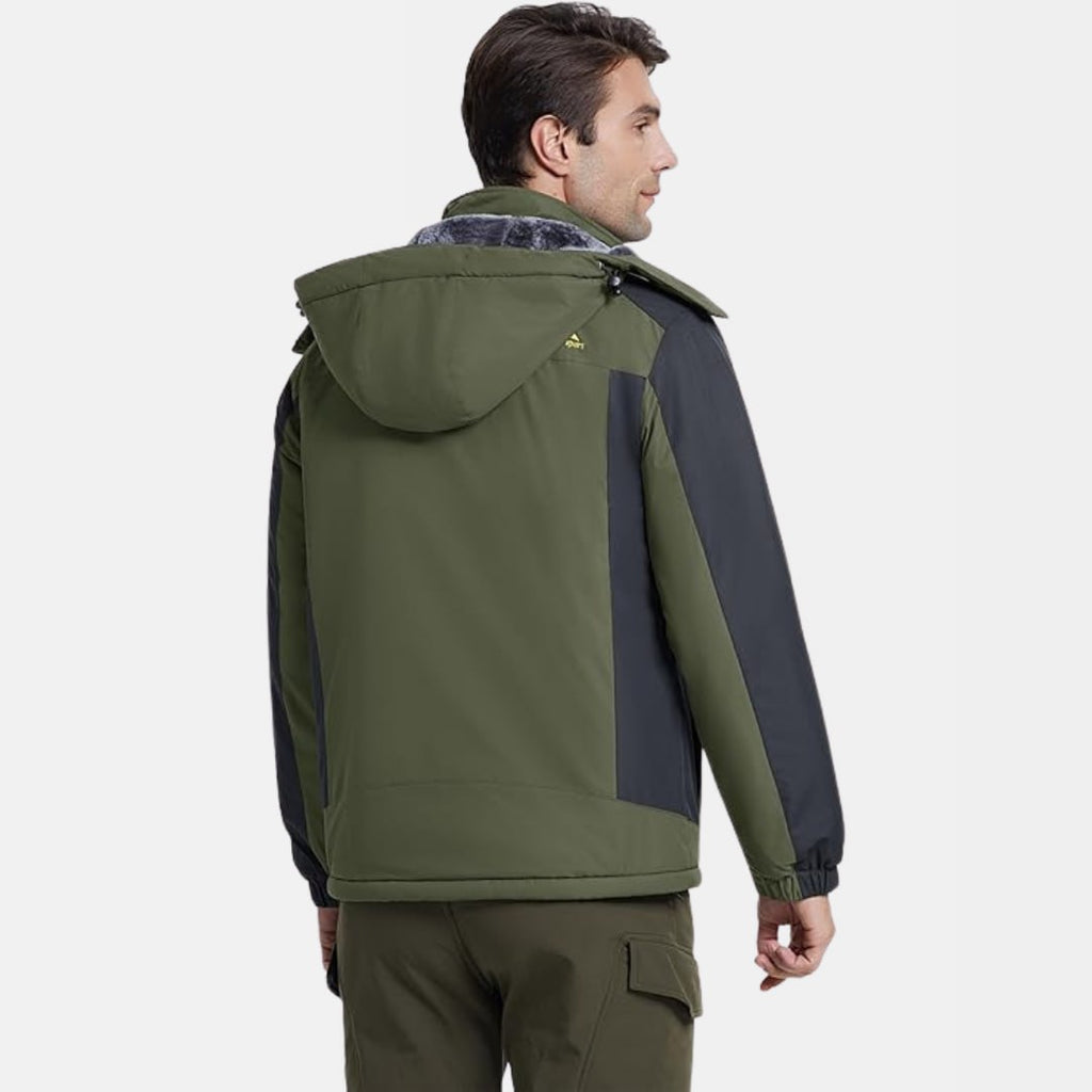 Veste imperméable verte pour homme avec capuche, manches noires, idéale pour randonnée et activités extérieures. Design moderne et fonctionnel.