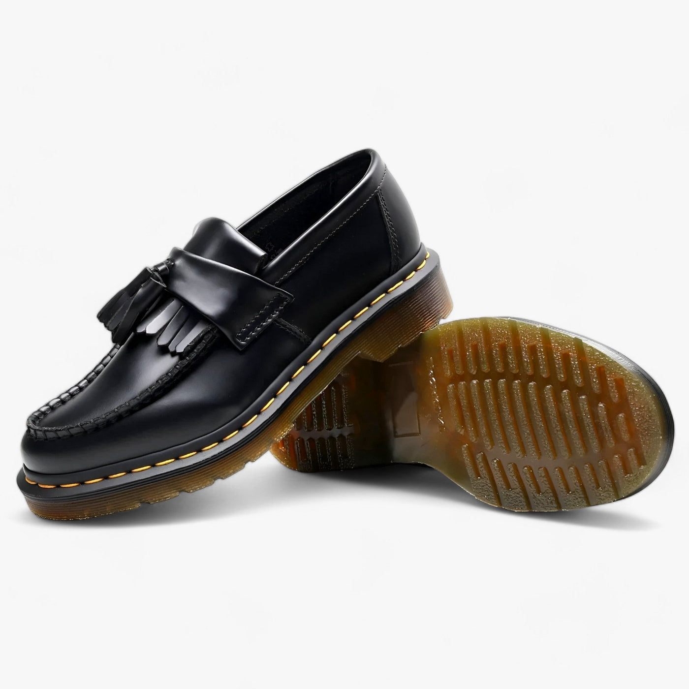 Los clásicos mocasines con borlas de Liam, muy de moda