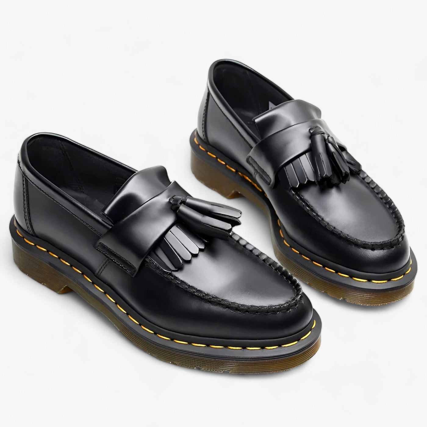 Los clásicos mocasines con borlas de Liam, muy de moda