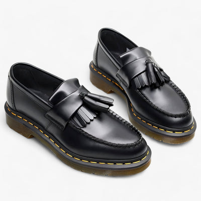 Los clásicos mocasines con borlas de Liam, muy de moda