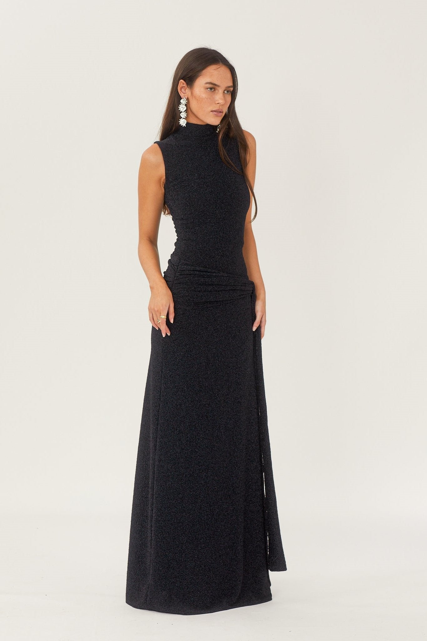 Vestido largo Shanna con cinta metalizada