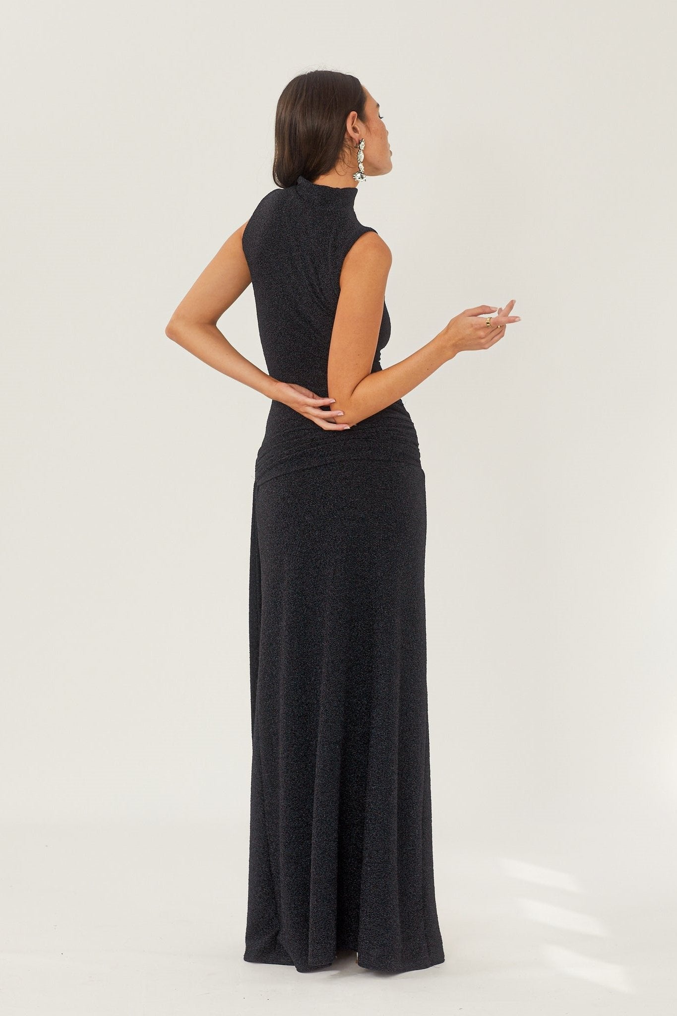 Vestido largo Shanna con cinta metalizada