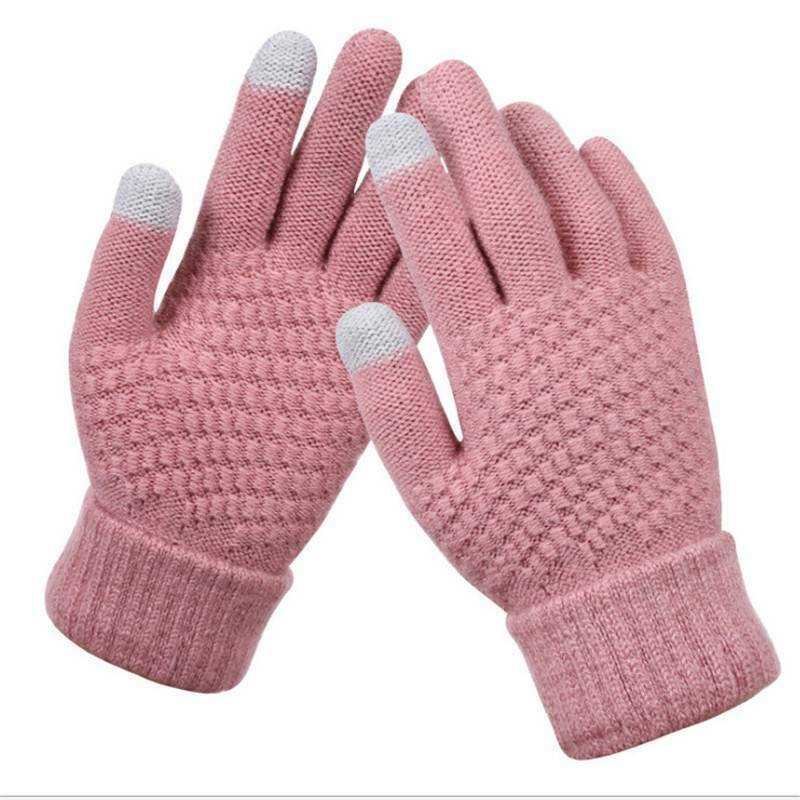 Gants roses en tricot avec bouts de doigts tactiles gris, idéaux pour l'hiver. Accessoire chaud et pratique pour écran tactile.