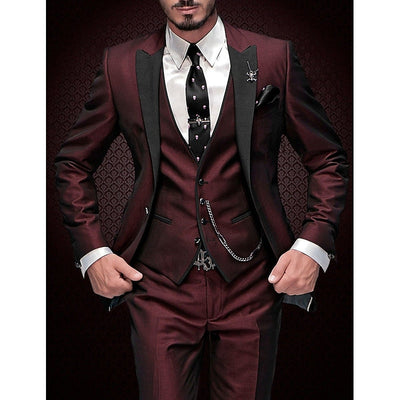 Traje de lino de tres piezas para hombre: blazer, chaleco y pantalón de vestir.